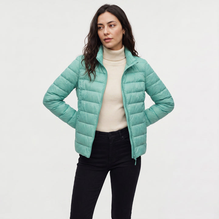 Amelie — Winddichte wasserabweisende Winterjacke für Damen mit Stehkragen, Das Modehaus Luzern