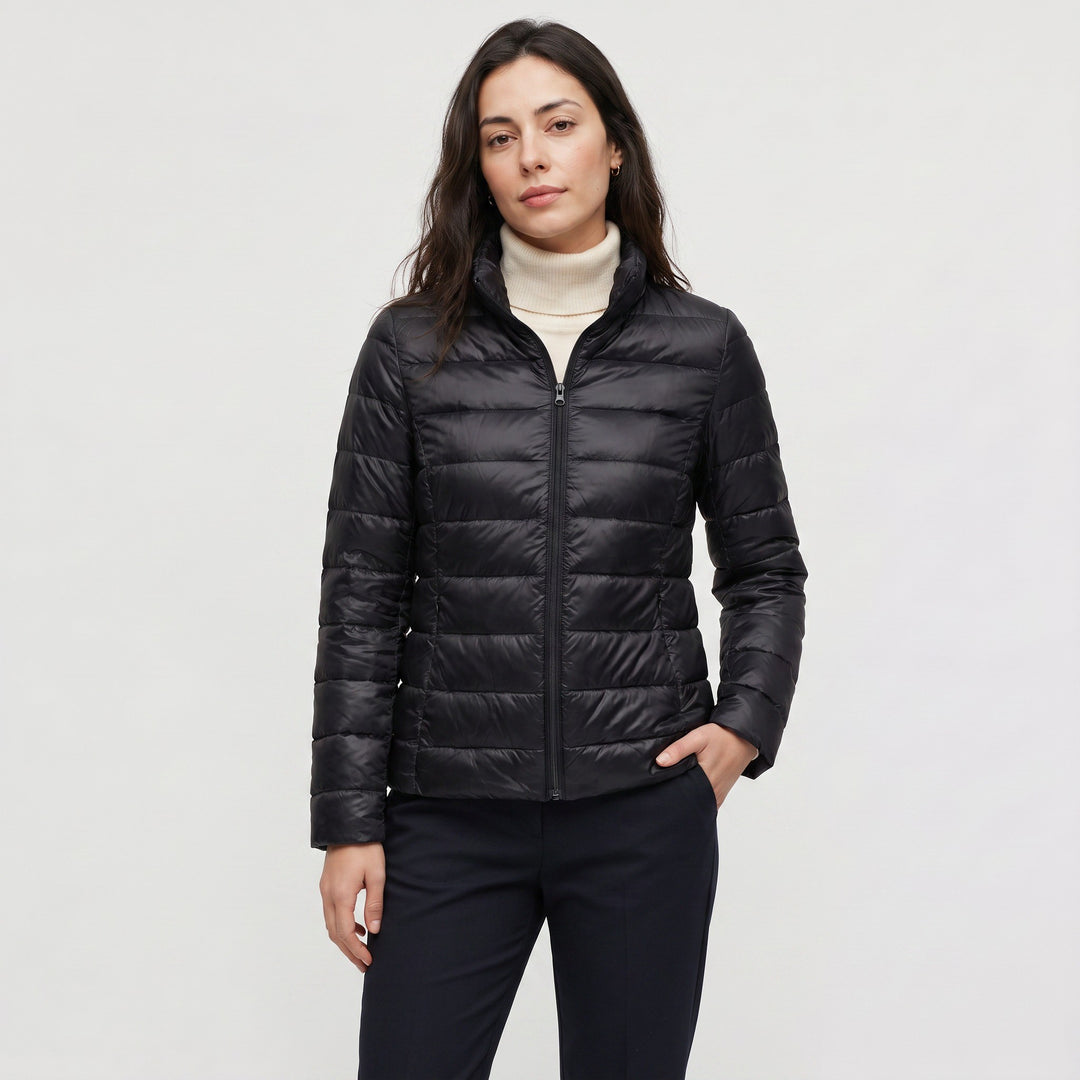 Amelie — Winddichte wasserabweisende Winterjacke für Damen mit Stehkragen, Das Modehaus Luzern