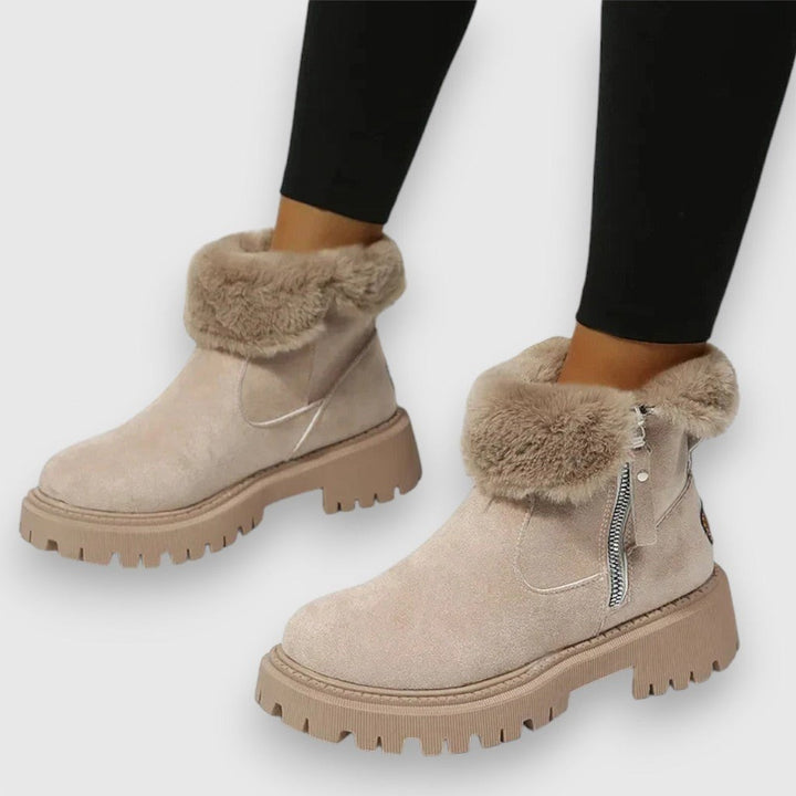 Anita — Warme Winterschuhe für Damen mit Kunstfell-Kragen und Profilsohle, Das Modehaus Luzern