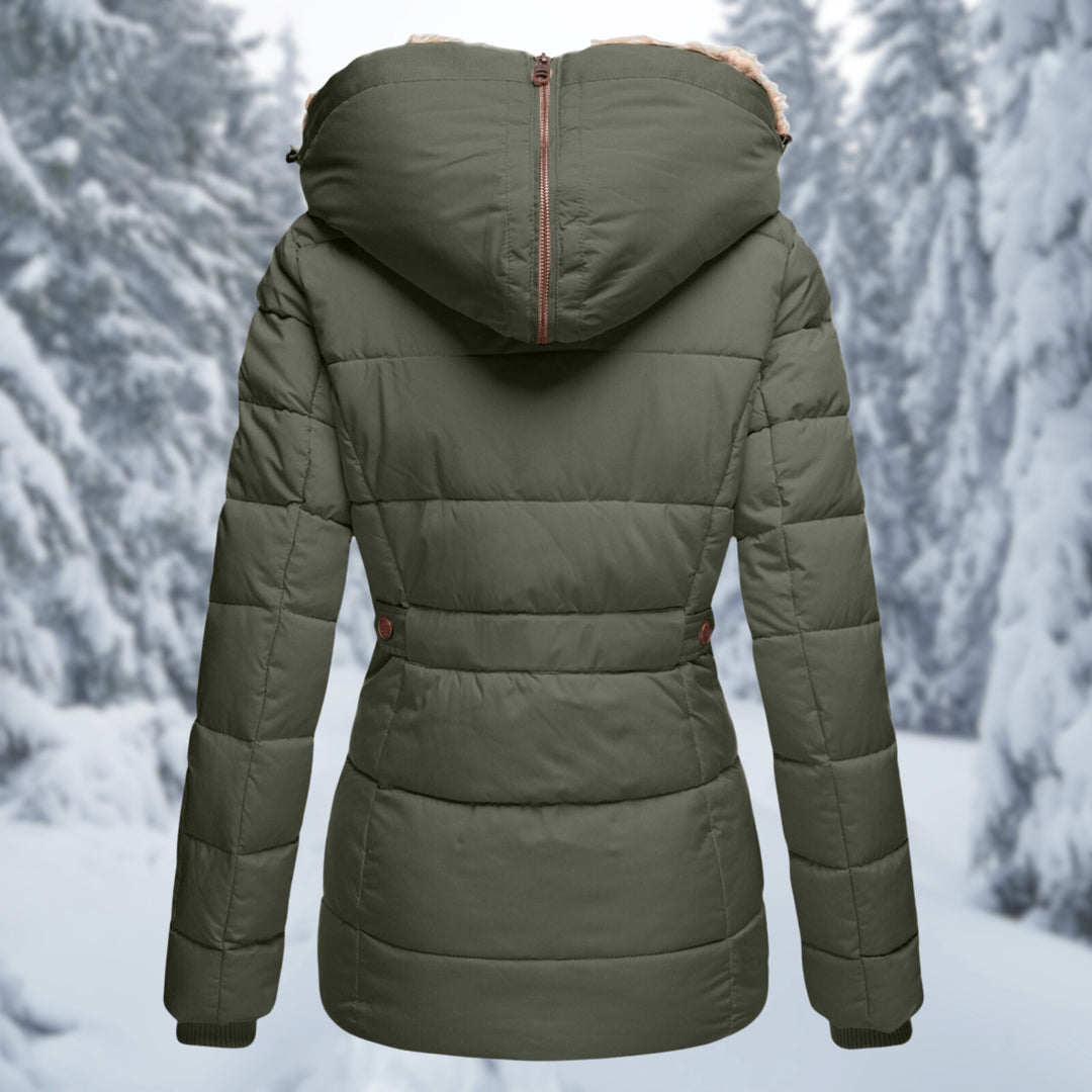 Annemarie — Warme Daunenjacke für Damen mit Kunstfell-Kapuze, Das Modehaus Luzern