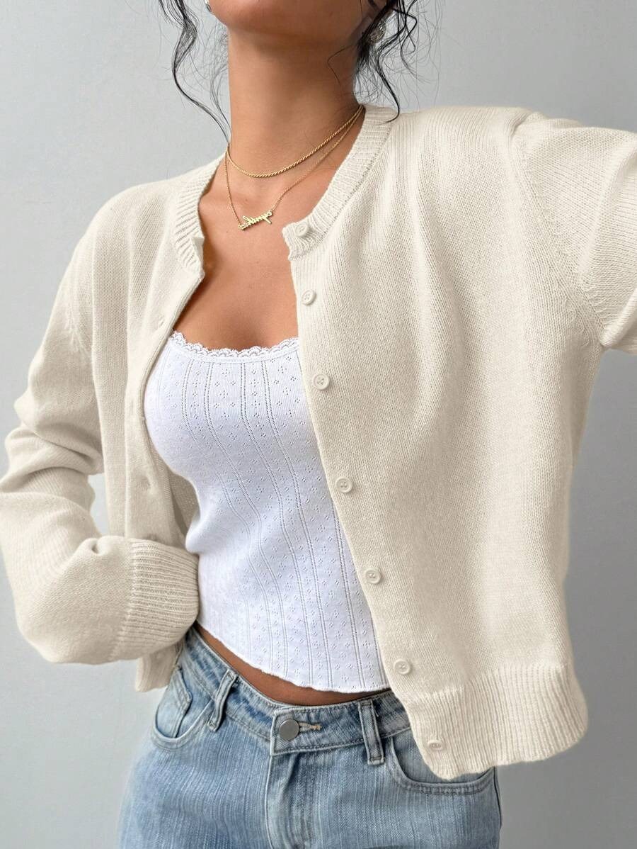Antonia — Weicher kurzer Cardigan für Damen mit Rundhals und Knopfleiste, Das Modehaus Luzern