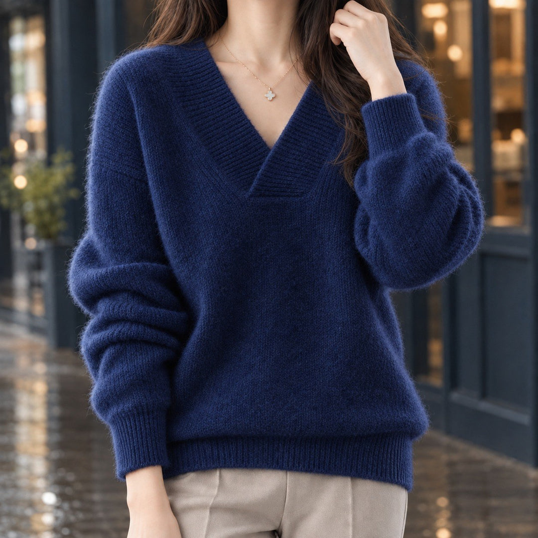 Carmen — Weicher lockerer Strickpullover für Damen mit V Ausschnitt, Das Modehaus Luzern