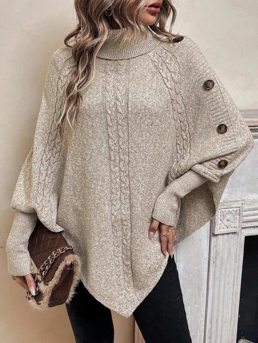 Carola — Weicher Poncho-Pullover für Damen mit Rollkragen und Zopfmuster, Das Modehaus Luzern