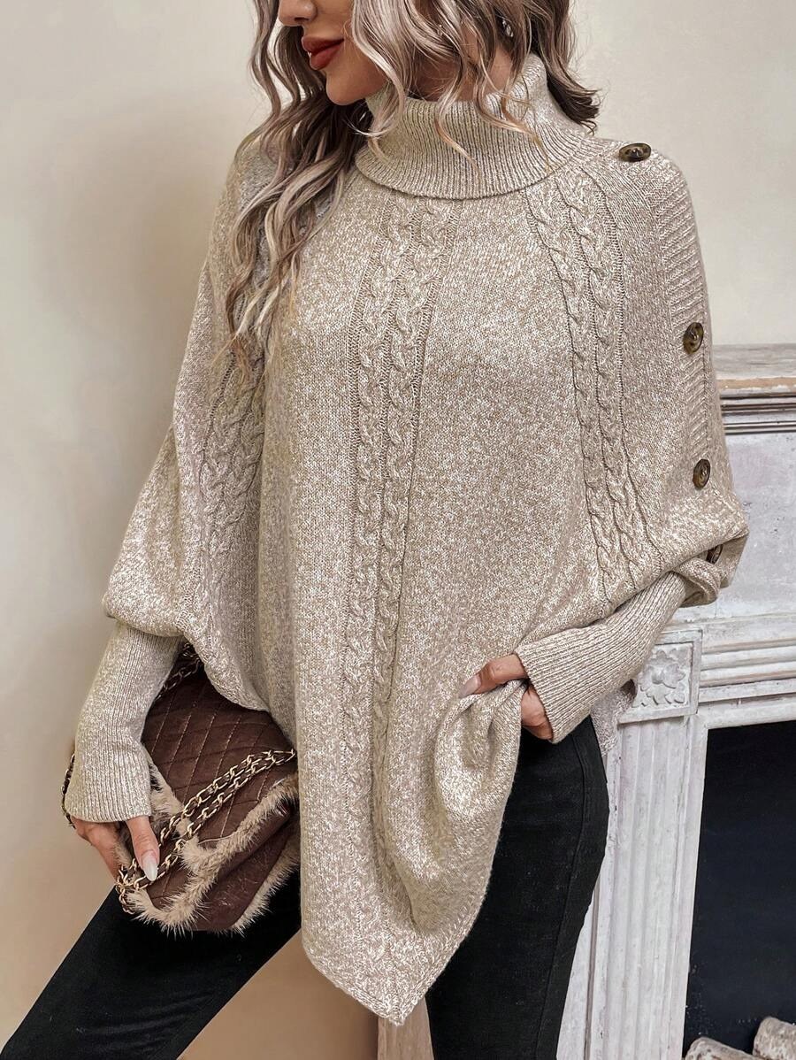 Carola — Weicher Poncho-Pullover für Damen mit Rollkragen und Zopfmuster, Das Modehaus Luzern