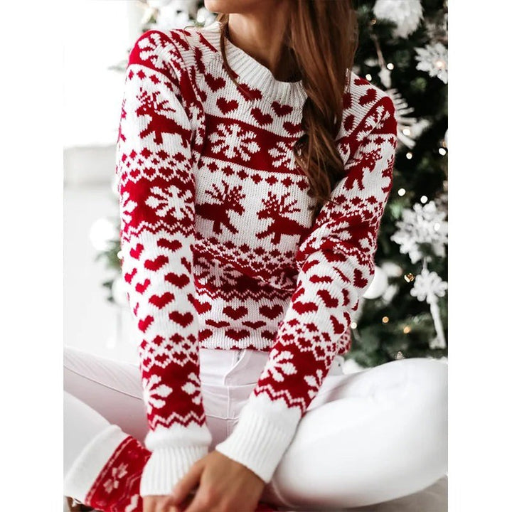 Christa — Festlicher Weihnachtssweater für Damen mit Rentier und Herzen, Das Modehaus Luzern