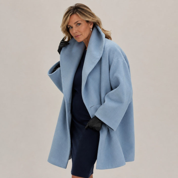 Cornelia — Winddichter Wintermantel aus Wolle für Damen mit Schalkragen, Das Modehaus Luzern