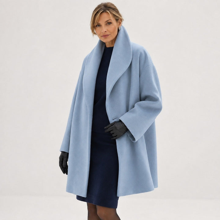 Cornelia — Winddichter Wintermantel aus Wolle für Damen mit Schalkragen, Das Modehaus Luzern