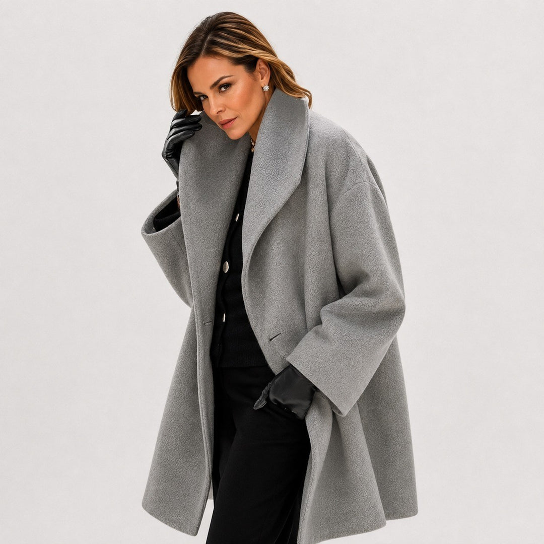 Cornelia — Winddichter Wintermantel aus Wolle für Damen mit Schalkragen, Das Modehaus Luzern