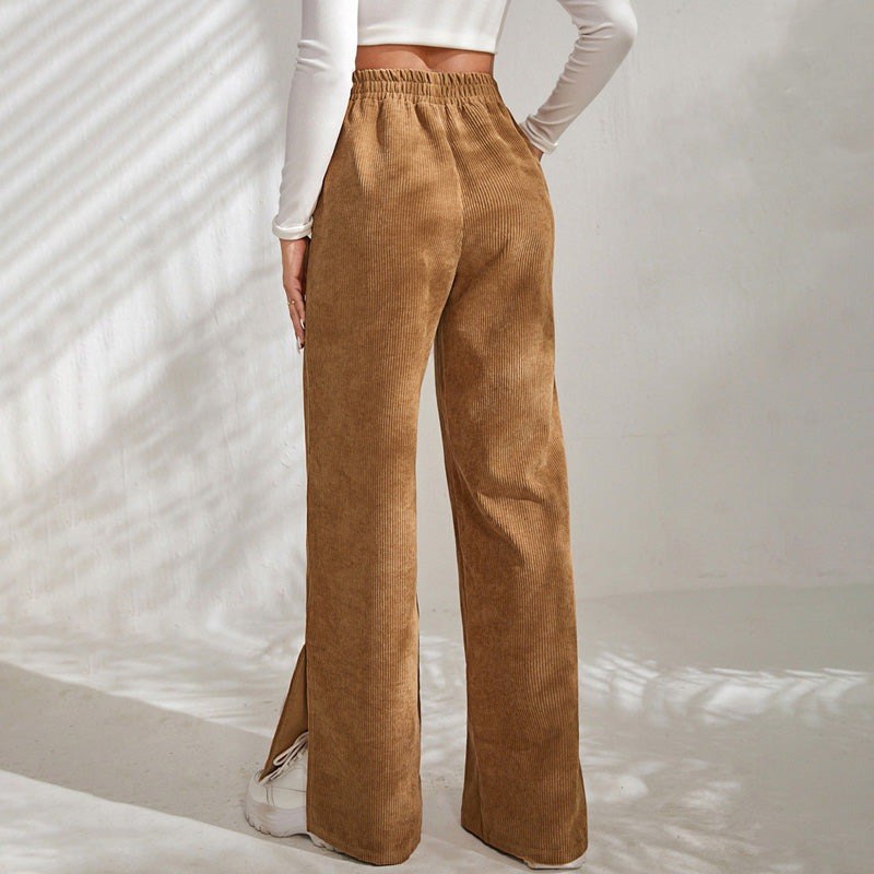 Doris — Bequeme Trainerhose für Damen mit weitem Bein und Schlitz am Saum, Das Modehaus Luzern