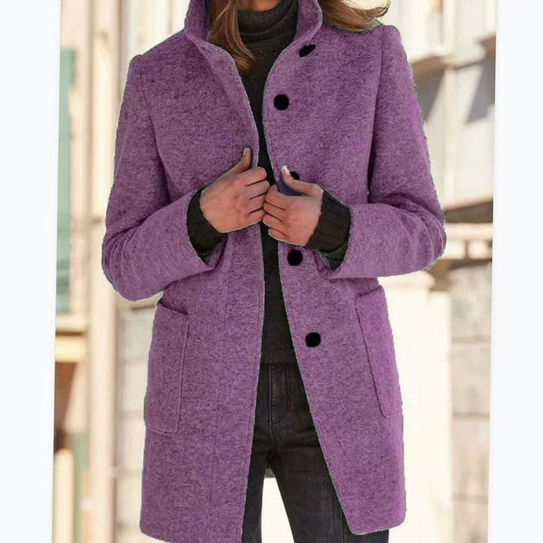 Fabienne — Warmer Wintermantel mit Stehkragen und Knöpfen für Damen, Das Modehaus Luzern