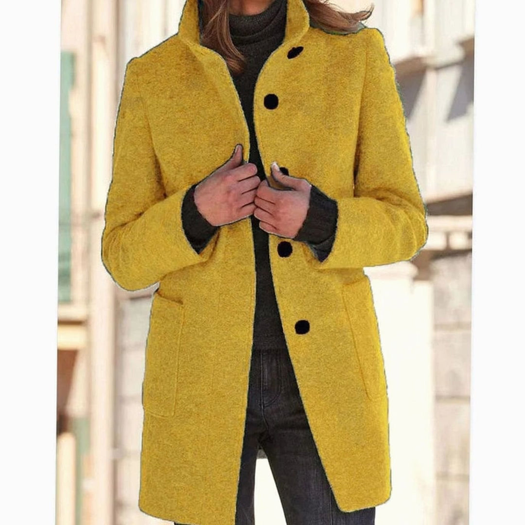 Fabienne — Warmer Wintermantel mit Stehkragen und Knöpfen für Damen, Das Modehaus Luzern