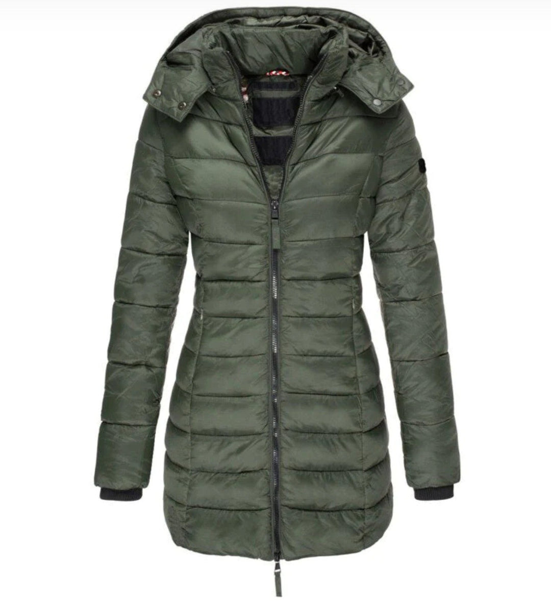 Flavia — Weiche Winterjacke für Damen mit Kapuze und feiner Steppung, Das Modehaus Luzern