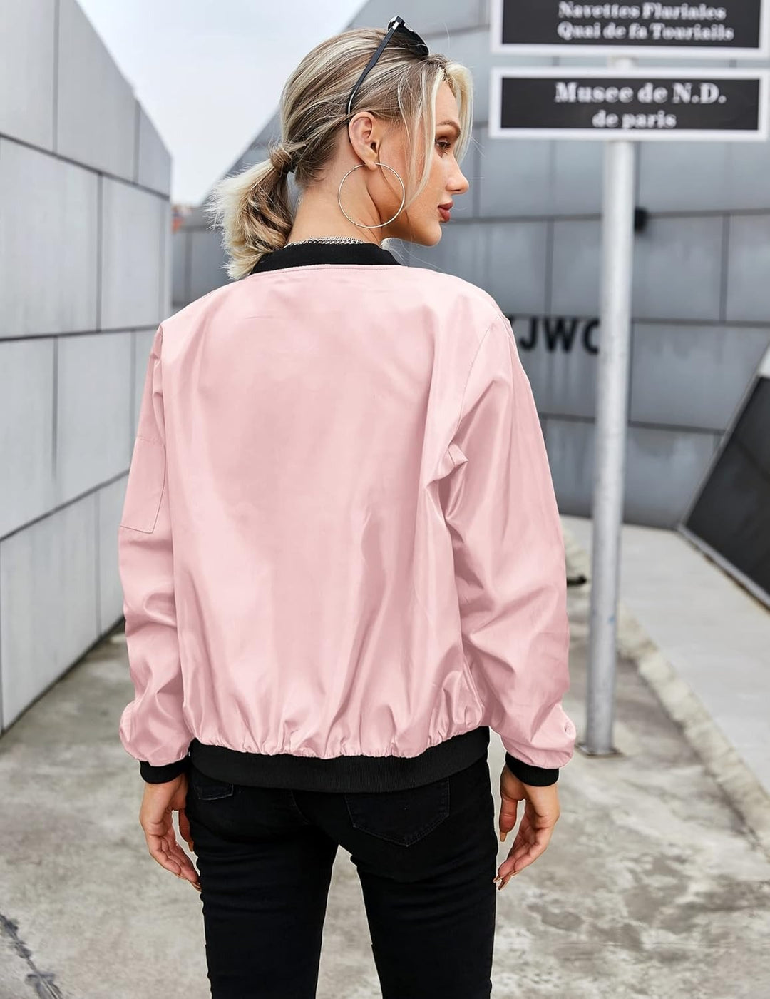 Franziska — Warme kurze Bomberjacke für Damen aus Satin, Das Modehaus Luzern