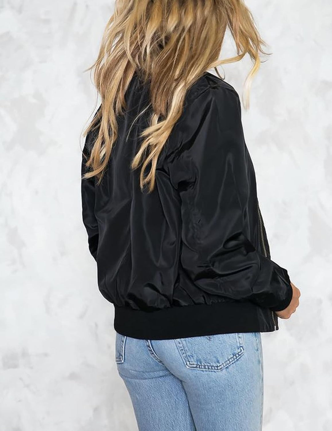 Franziska — Warme kurze Bomberjacke für Damen aus Satin, Das Modehaus Luzern