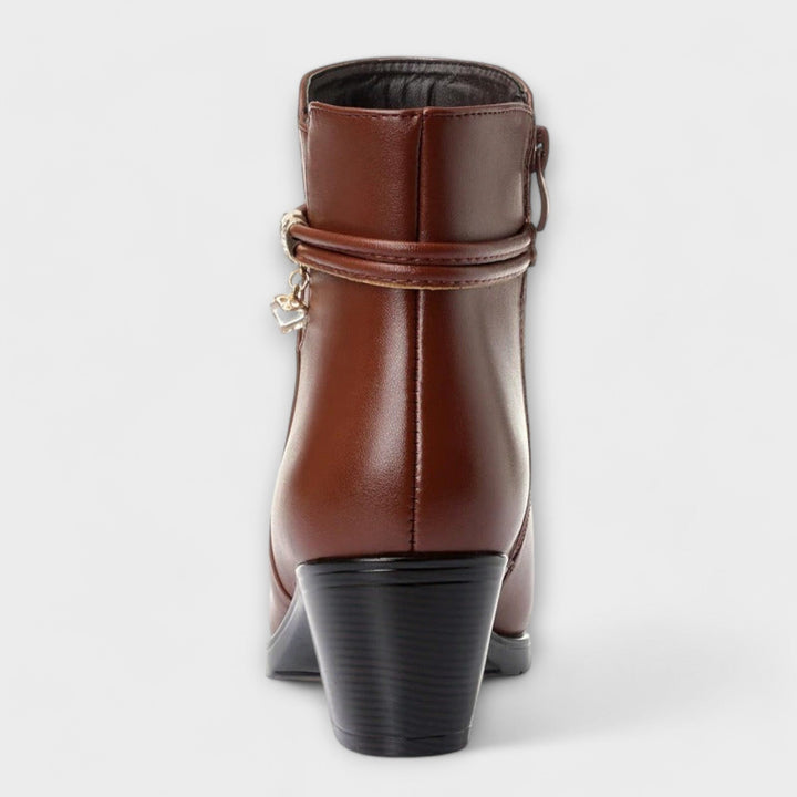 Gisela — Gefütterte Winterschuhe für Damen mit Absatz und Reissverschluss, Das Modehaus Luzern