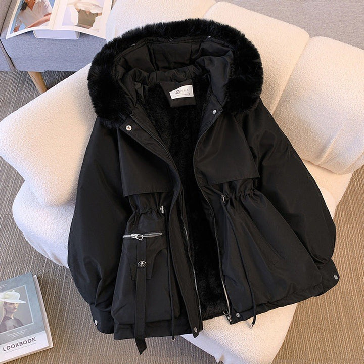 Giulia — Warme gefütterte Winterjacke für Damen mit Kapuze und Kordelzug, Das Modehaus Luzern