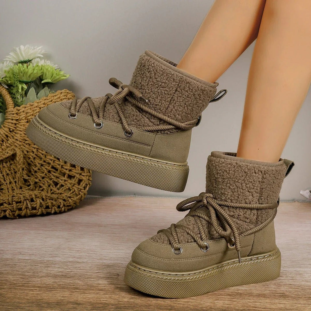 Helene — Warme Winterschuhe für Damen mit Plateau und grober Schnürung, Das Modehaus Luzern