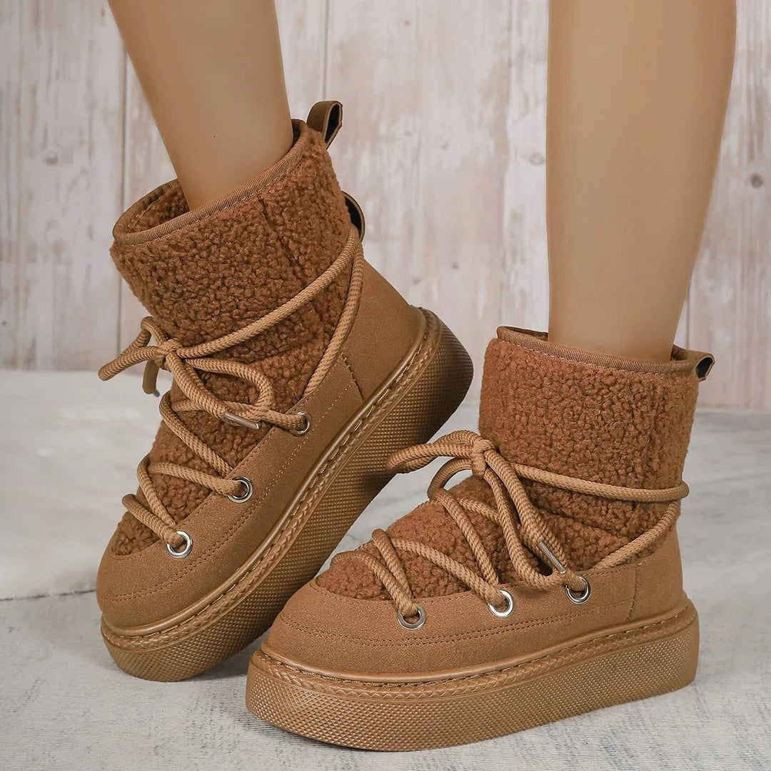 Helene — Warme Winterschuhe für Damen mit Plateau und grober Schnürung, Das Modehaus Luzern