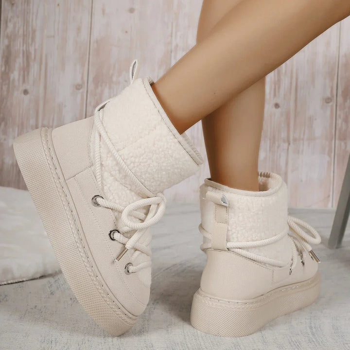Helene — Warme Winterschuhe für Damen mit Plateau und grober Schnürung, Das Modehaus Luzern