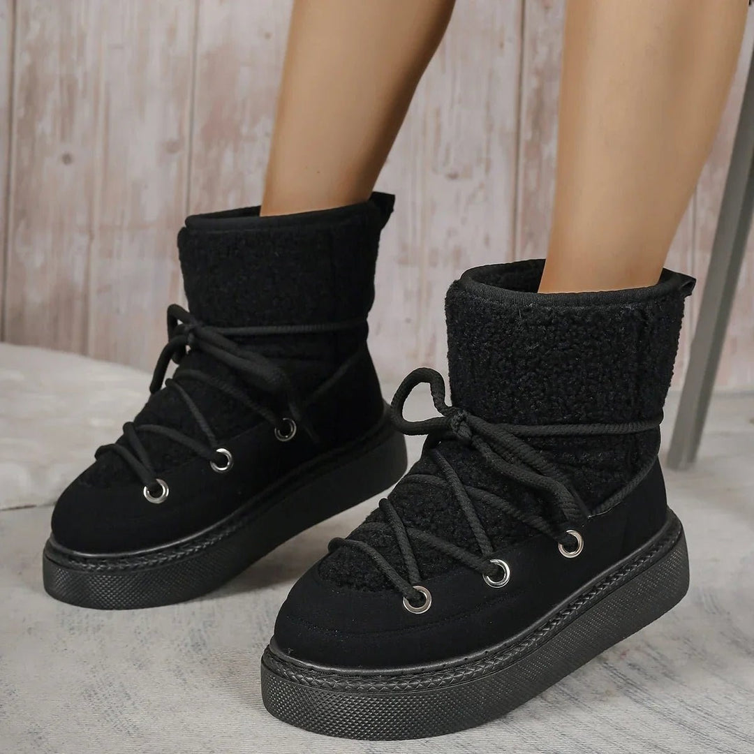 Helene — Warme Winterschuhe für Damen mit Plateau und grober Schnürung, Das Modehaus Luzern