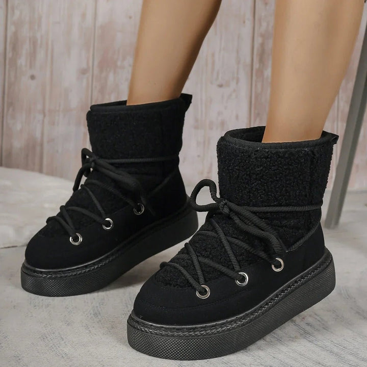 Helene — Warme Winterschuhe für Damen mit Plateau und grober Schnürung, Das Modehaus Luzern