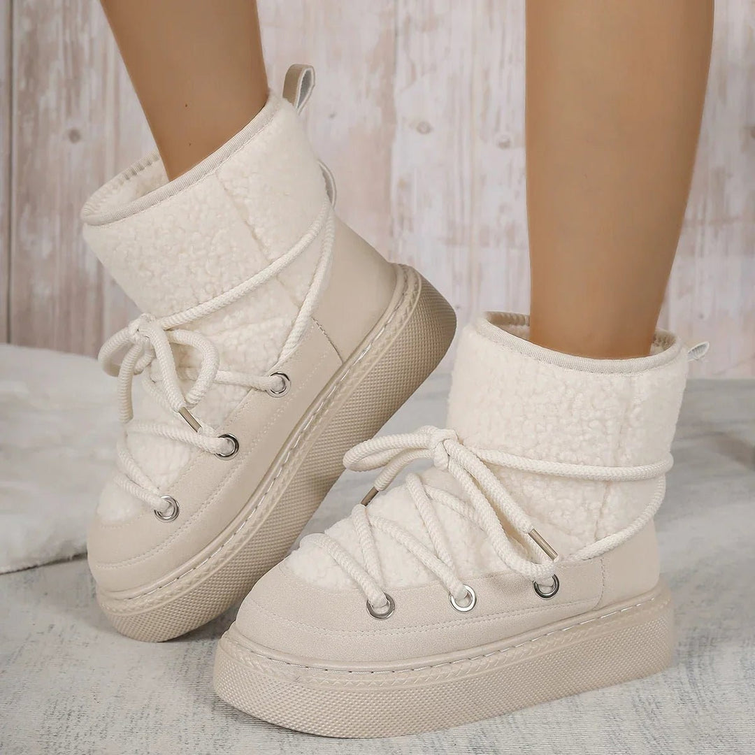 Helene — Warme Winterschuhe für Damen mit Plateau und grober Schnürung, Das Modehaus Luzern