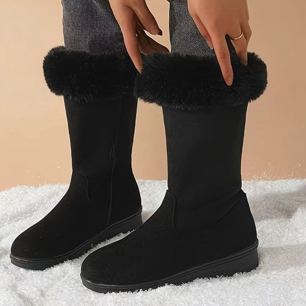 Ilona — Warme flache wadenhohe Winterschuhe für Damen mit Fellkragen, Das Modehaus Luzern