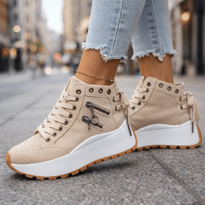 Ines — Bequeme High Top Sneakers für Damen mit Plateau in Jeansoptik, Das Modehaus Luzern