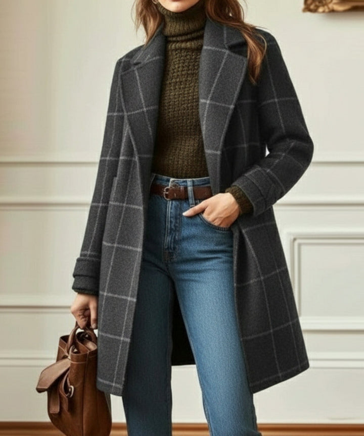 Iris — Karierter zweireihiger Wintermantel aus Wolle für Damen, Das Modehaus Luzern