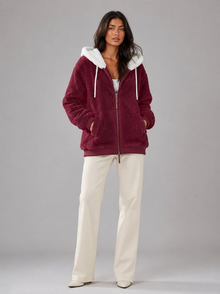 Isabelle — Warme Fleecejacke für Damen mit Kapuze und Teddyfutter, Das Modehaus Luzern