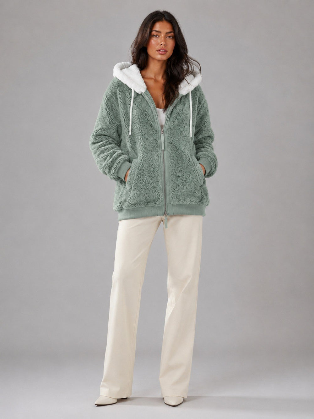 Isabelle — Warme Fleecejacke für Damen mit Kapuze und Teddyfutter, Das Modehaus Luzern