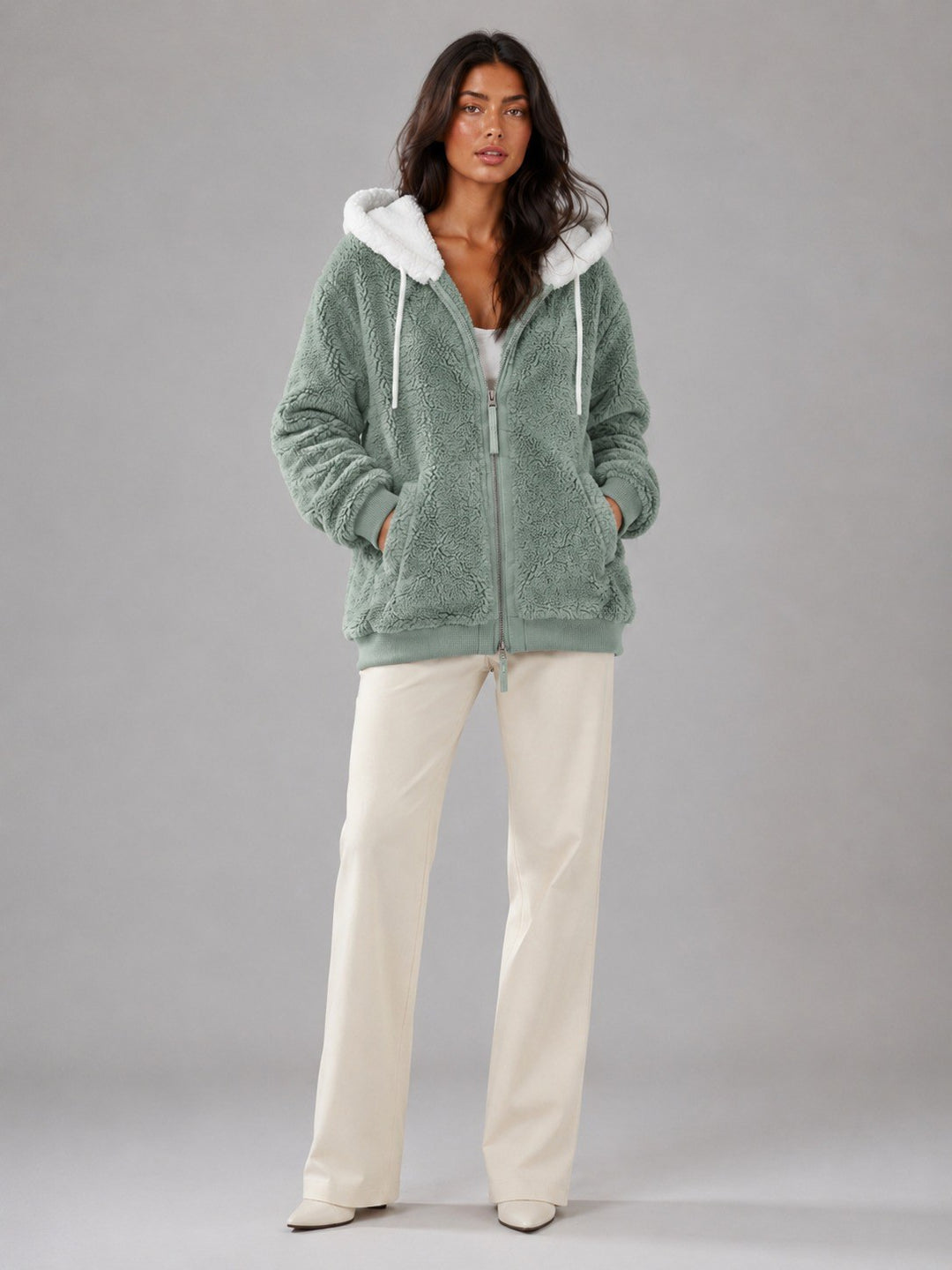 Isabelle — Warme Fleecejacke für Damen mit Kapuze und Teddyfutter, Das Modehaus Luzern