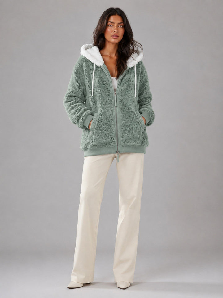 Isabelle — Warme Fleecejacke für Damen mit Kapuze und Teddyfutter, Das Modehaus Luzern