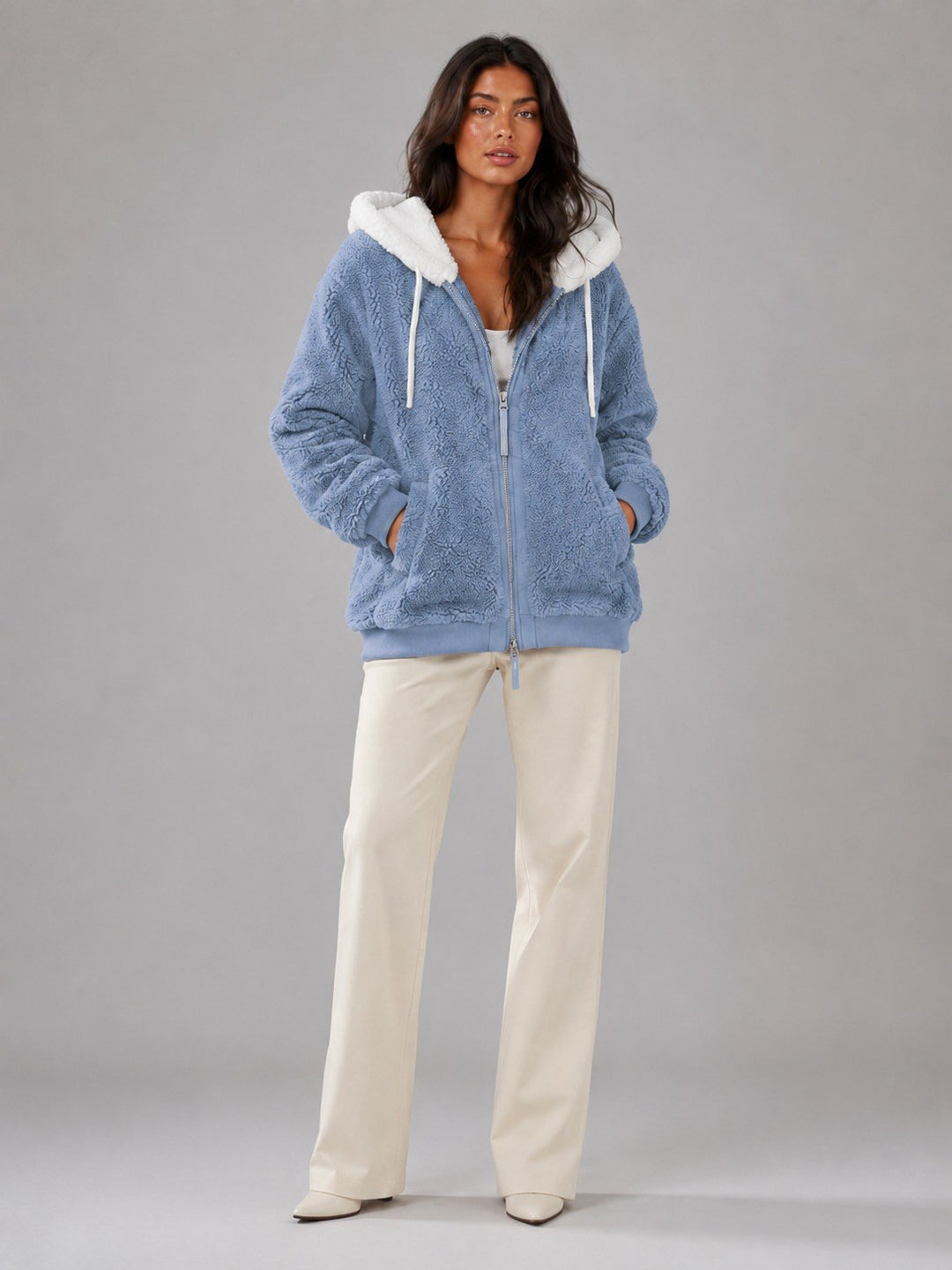 Isabelle — Warme Fleecejacke für Damen mit Kapuze und Teddyfutter, Das Modehaus Luzern