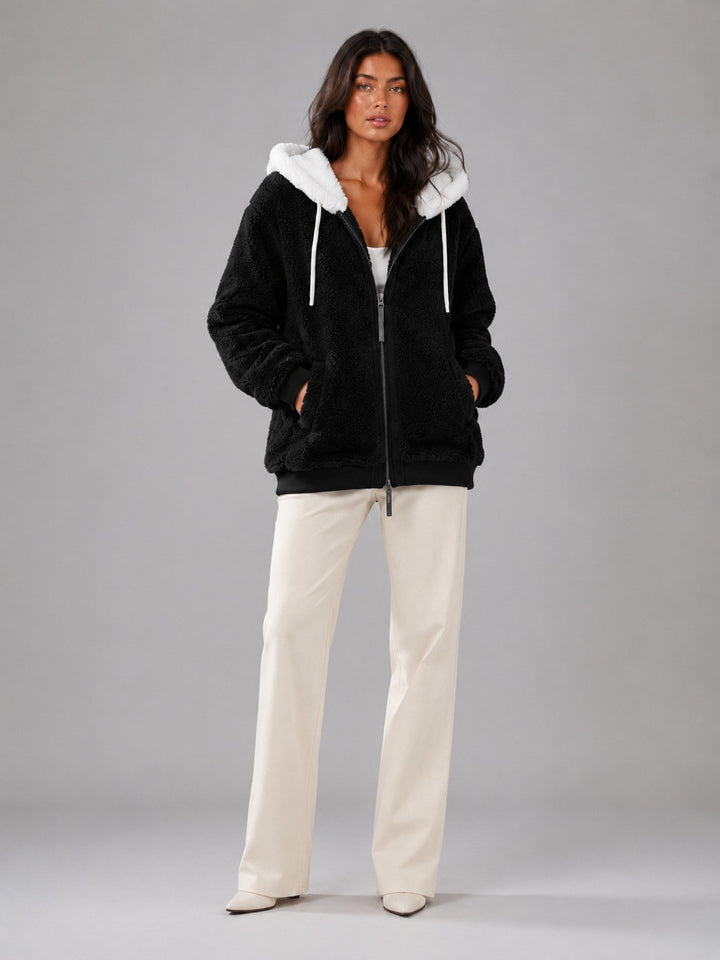 Isabelle — Warme Fleecejacke für Damen mit Kapuze und Teddyfutter, Das Modehaus Luzern