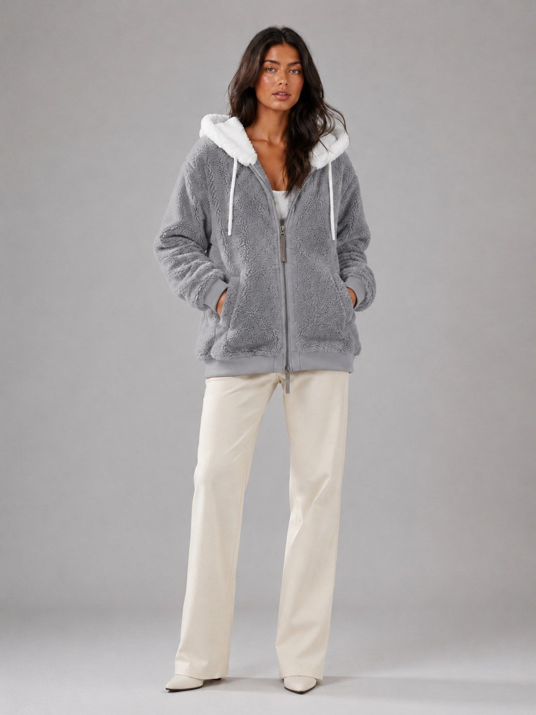 Isabelle — Warme Fleecejacke für Damen mit Kapuze und Teddyfutter, Das Modehaus Luzern