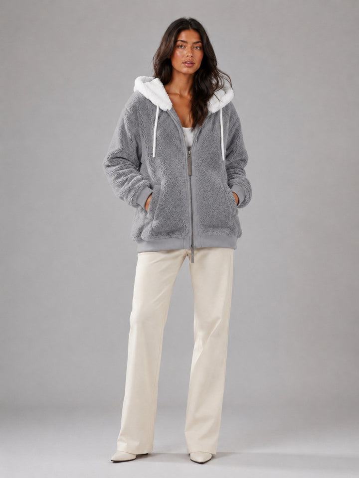 Isabelle — Warme Fleecejacke für Damen mit Kapuze und Teddyfutter, Das Modehaus Luzern