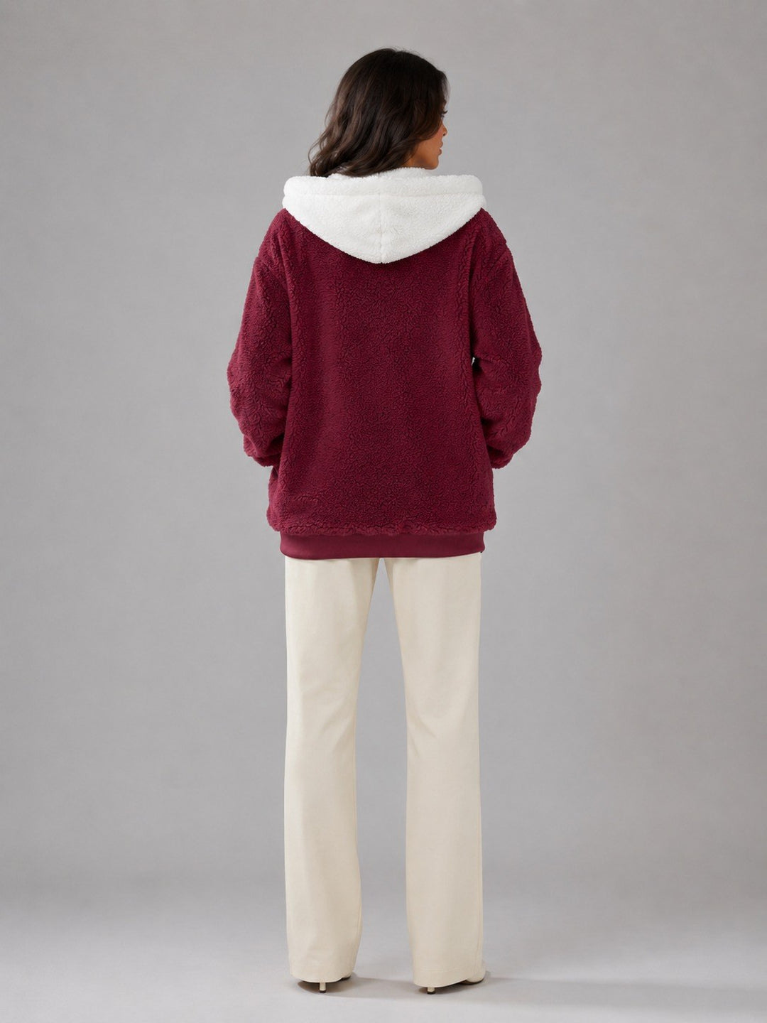 Isabelle — Warme Fleecejacke für Damen mit Kapuze und Teddyfutter, Das Modehaus Luzern