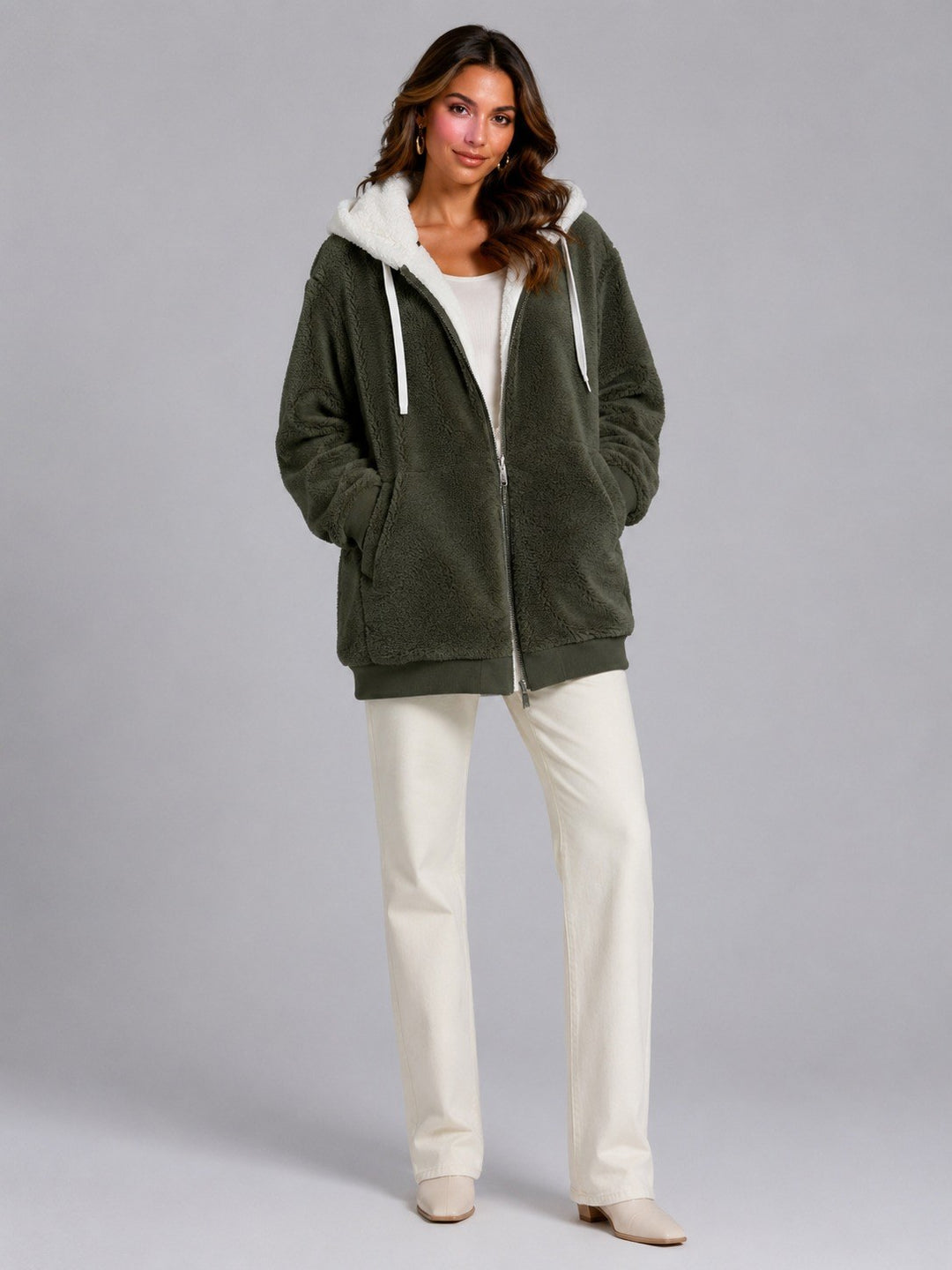 Isabelle — Warme Fleecejacke für Damen mit Kapuze und Teddyfutter, Das Modehaus Luzern