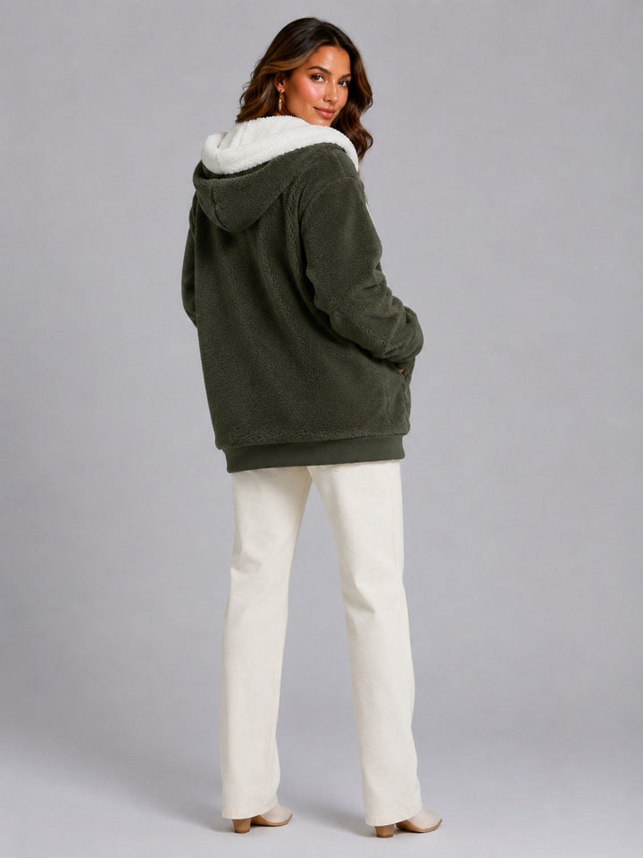 Isabelle — Warme Fleecejacke für Damen mit Kapuze und Teddyfutter, Das Modehaus Luzern