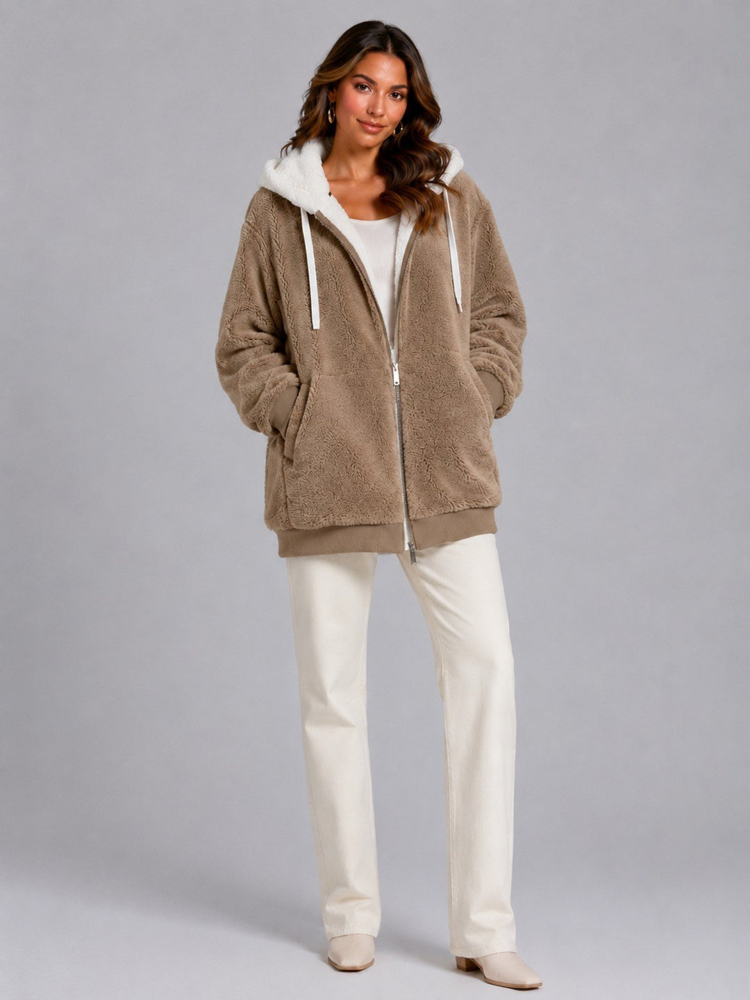 Isabelle — Warme Fleecejacke für Damen mit Kapuze und Teddyfutter, Das Modehaus Luzern