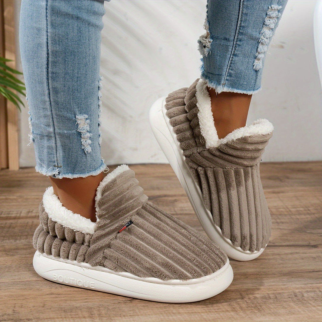 Jana — Warme Hausschuhe für Damen aus Cord mit Plüsch und fester Sohle, Das Modehaus Luzern