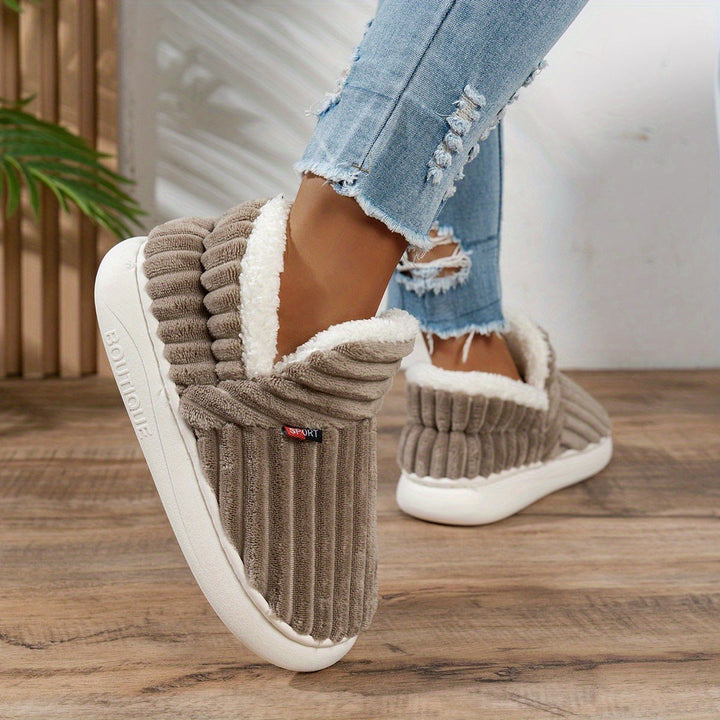 Jana — Warme Hausschuhe für Damen aus Cord mit Plüsch und fester Sohle, Das Modehaus Luzern