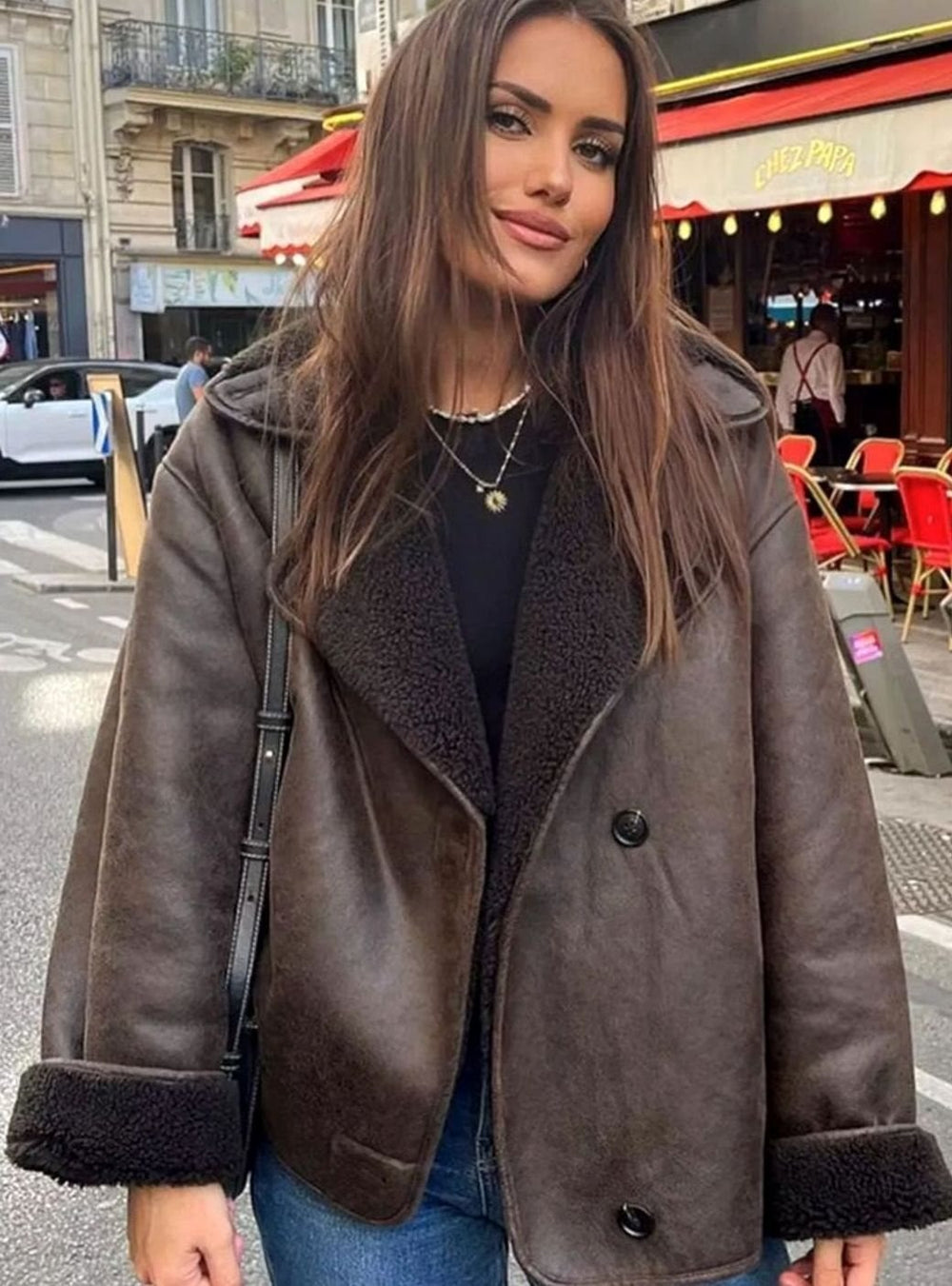 Jolanda — Warme Oversize Winterjacke für Damen in Lammfell-Optik, Das Modehaus Luzern