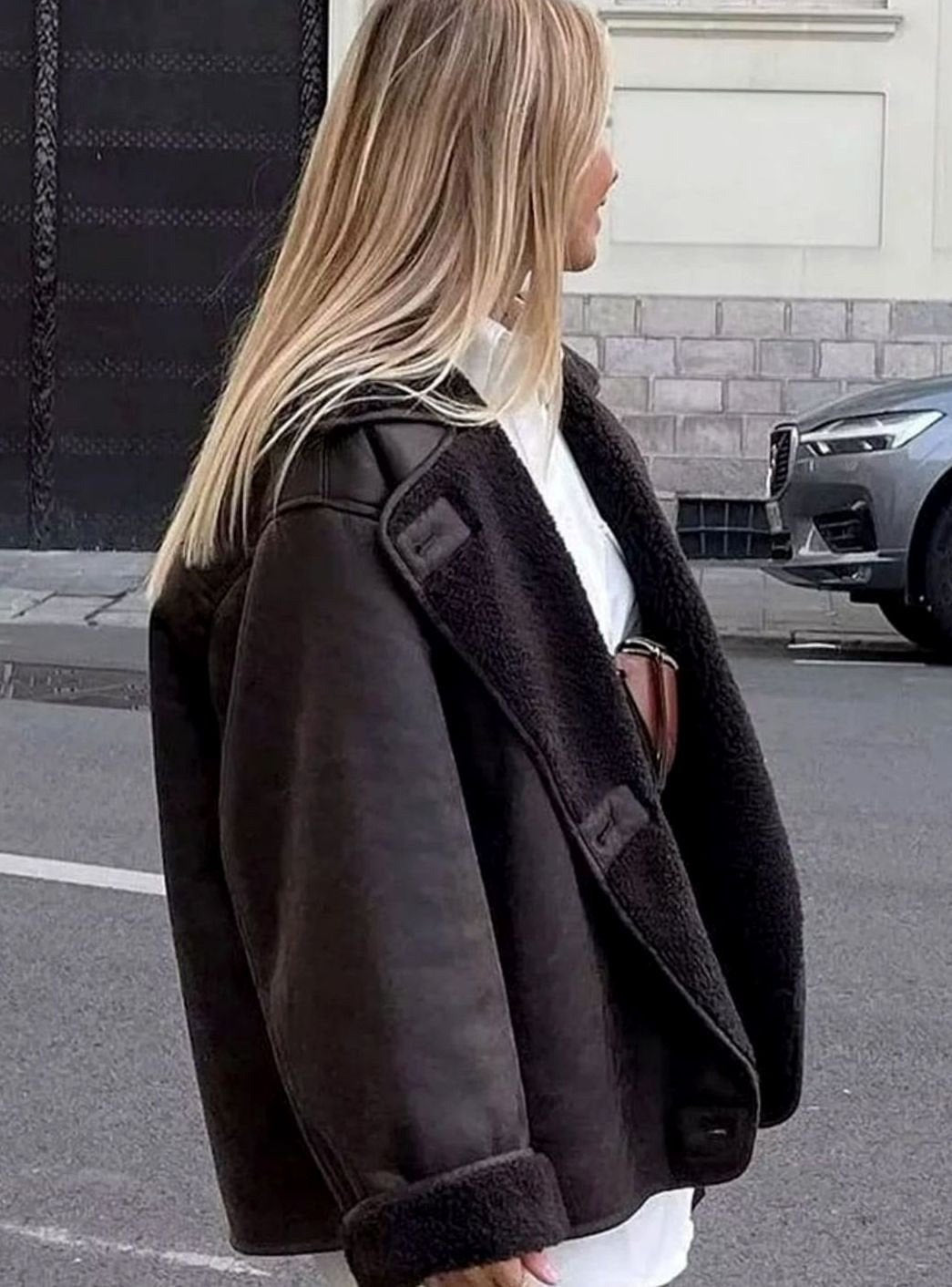 Jolanda — Warme Oversize Winterjacke für Damen in Lammfell-Optik, Das Modehaus Luzern