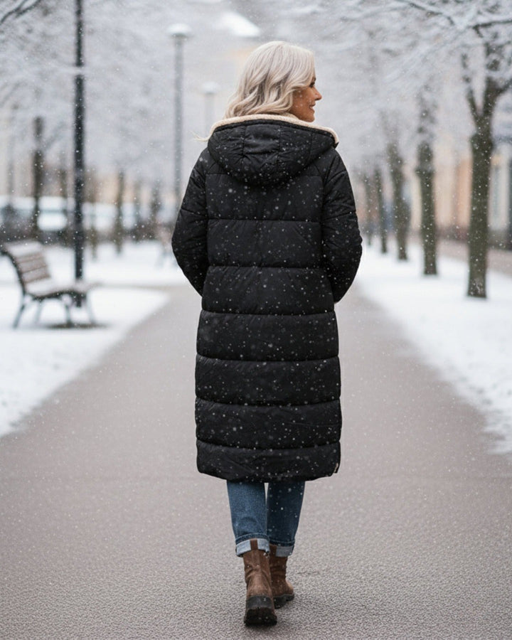 Julia — Warmer langer Daunenmantel für Damen mit Kapuze und Fleecefutter, Das Modehaus Luzern