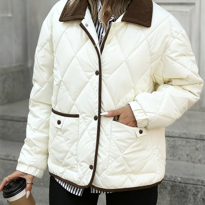 Karin — Warme gesteppte Winterjacke für Damen mit Kragen aus Cord, Das Modehaus Luzern