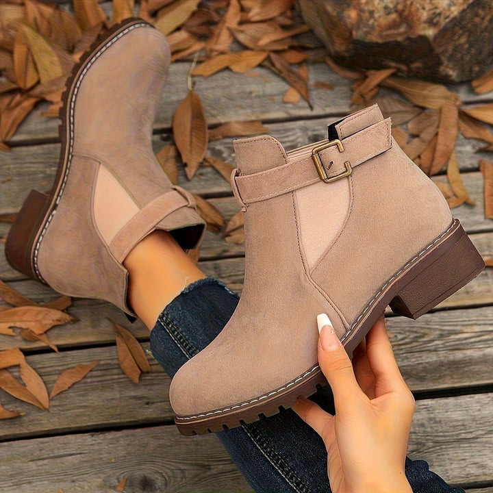 Katja — Elegante Ankle Boots für Damen mit Schnallen und Blockabsatz, Das Modehaus Luzern