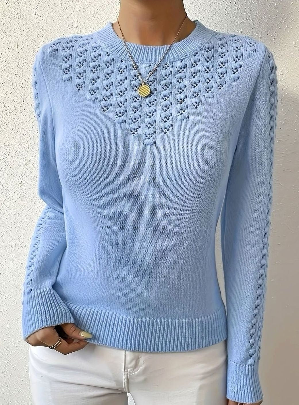 Katrin — Weicher schmaler Strickpullover für Damen mit Lochmuster, Das Modehaus Luzern