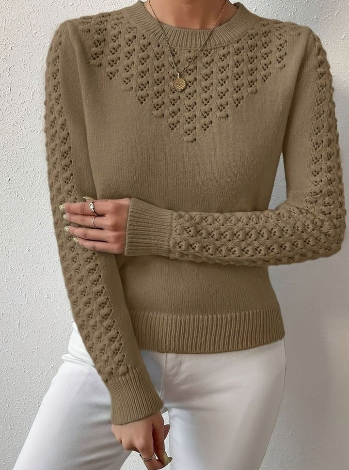 Katrin — Weicher schmaler Strickpullover für Damen mit Lochmuster, Das Modehaus Luzern